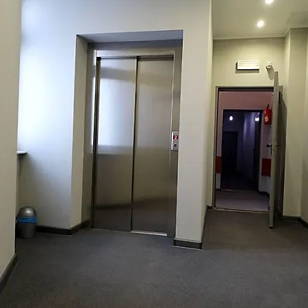 W Starej Kamienicy 3*