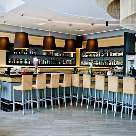 酒店 斯塔雷卡密恩泽酒店 3*