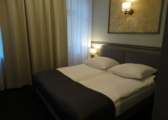 W Starej Kamienicy 3*